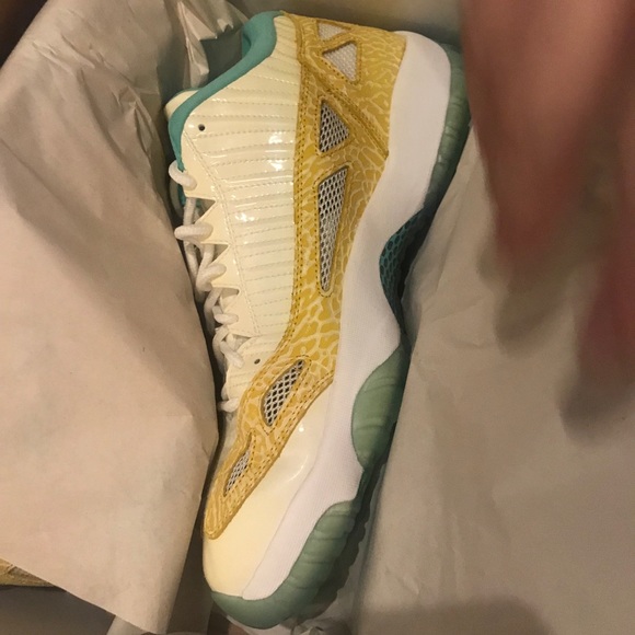 Jordan Retro 11 lows RARE!! - Picture 1 of 1
